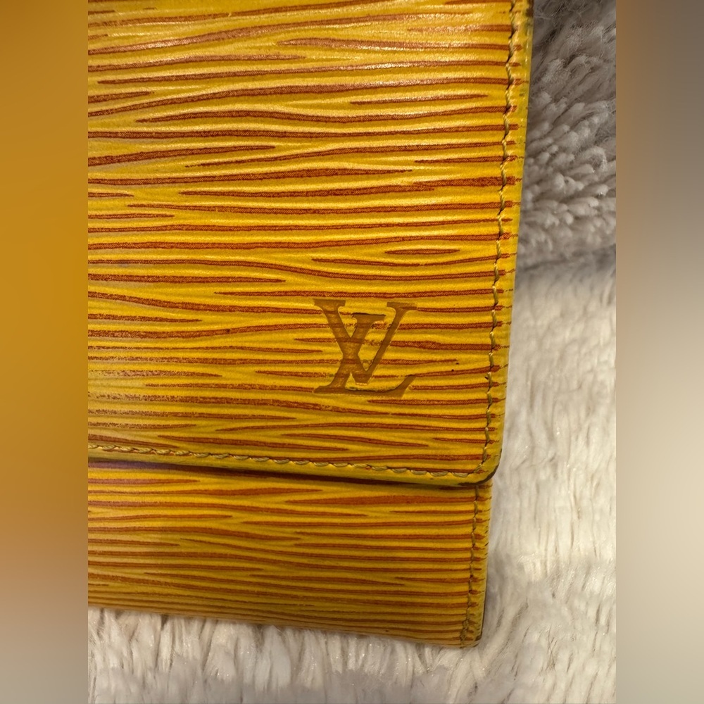 Louis Vuitton Vintage Elise Epi Leather Wallet – Yellow / Purple – 1995 - Picture 5 of 12